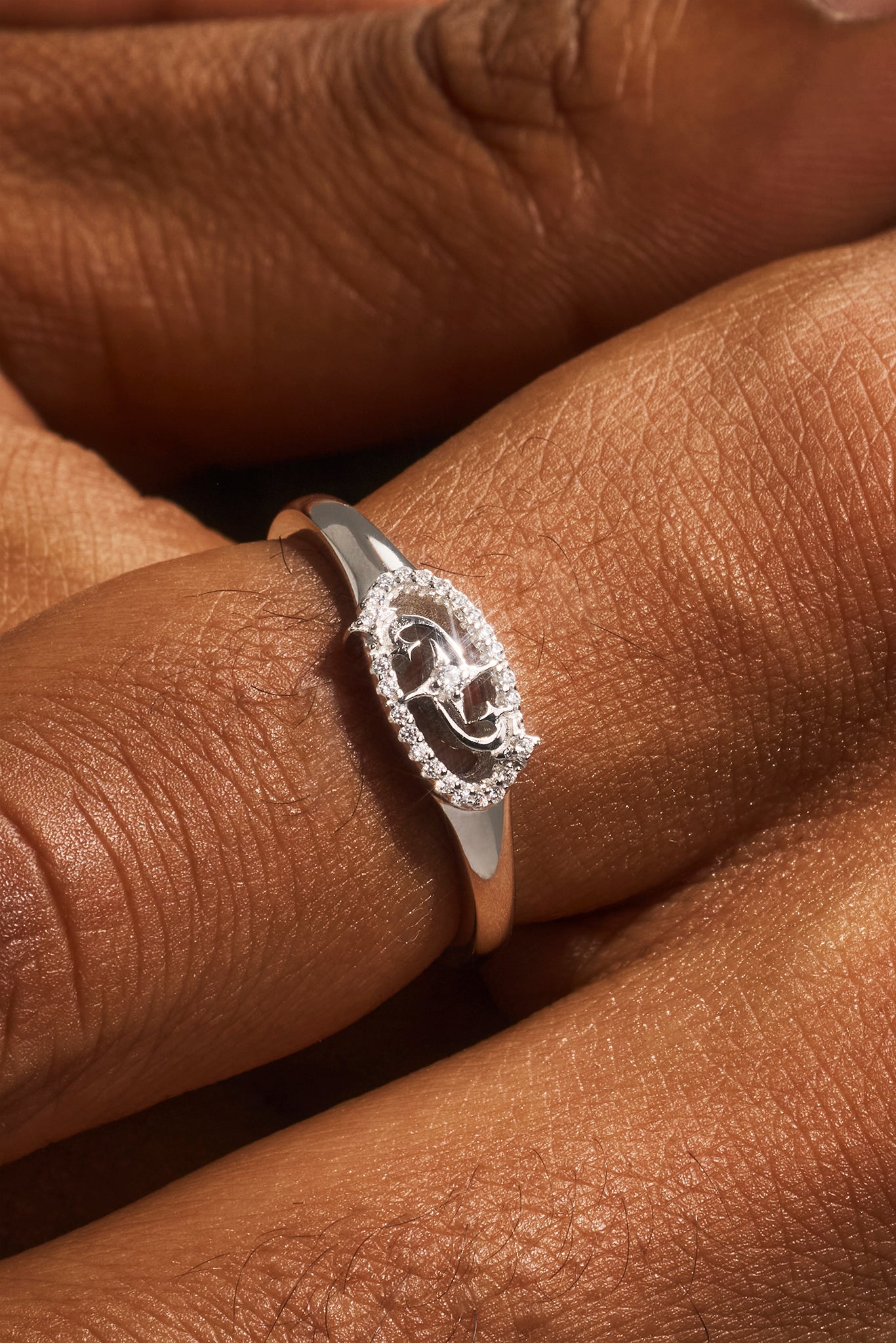 Iced Motif Star Band Ring - 7mm - White